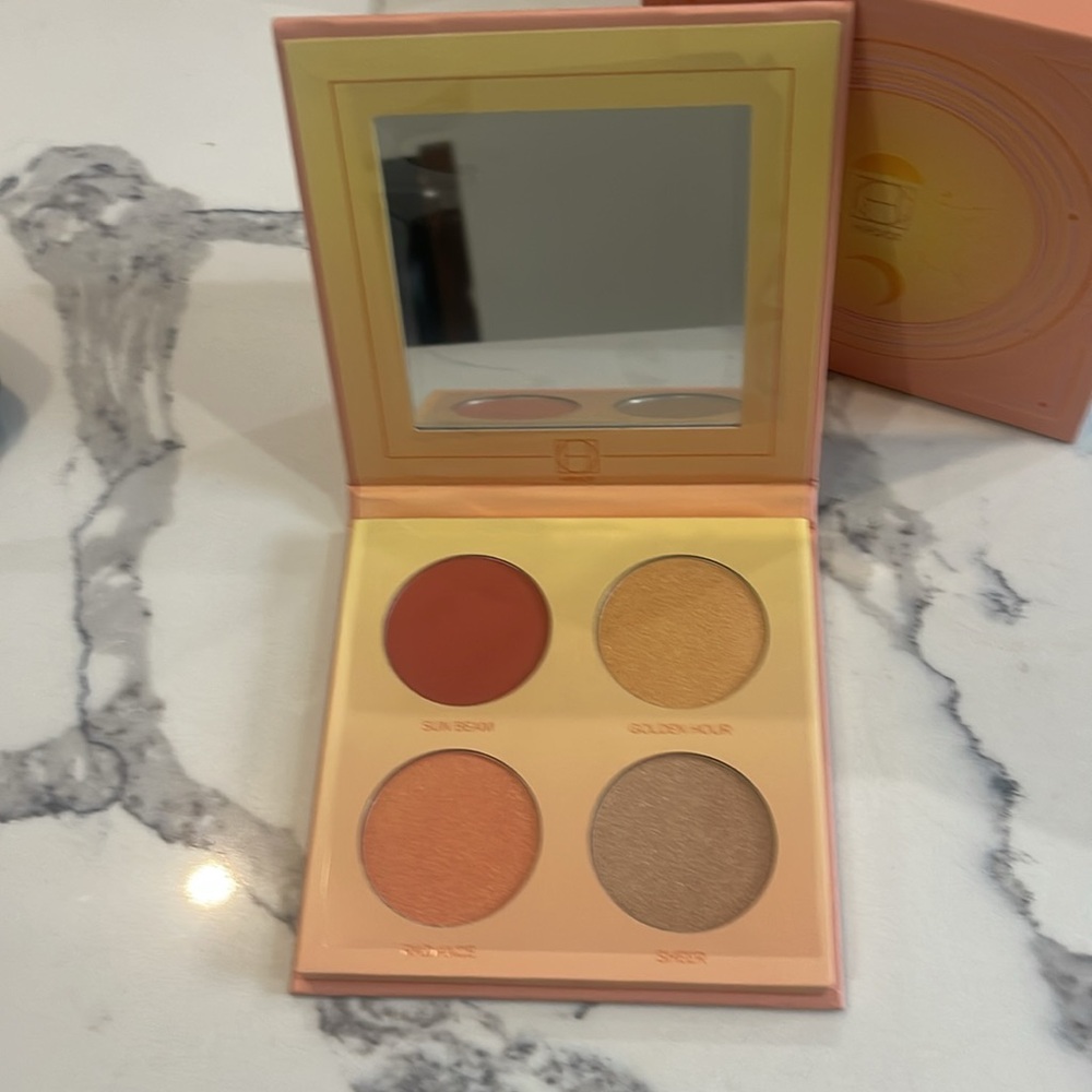Hipdot sun goddess 4 shade face palette NIB